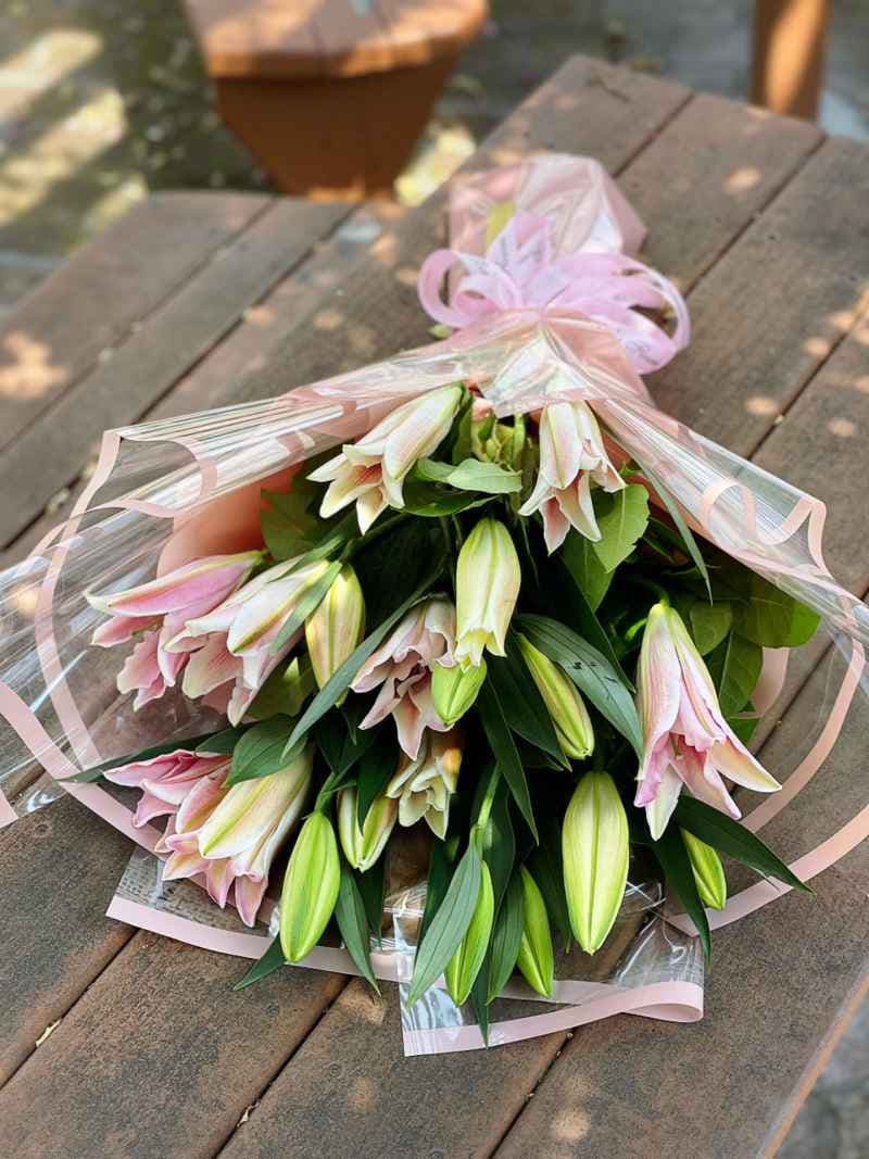 Lilies Hand Wrap